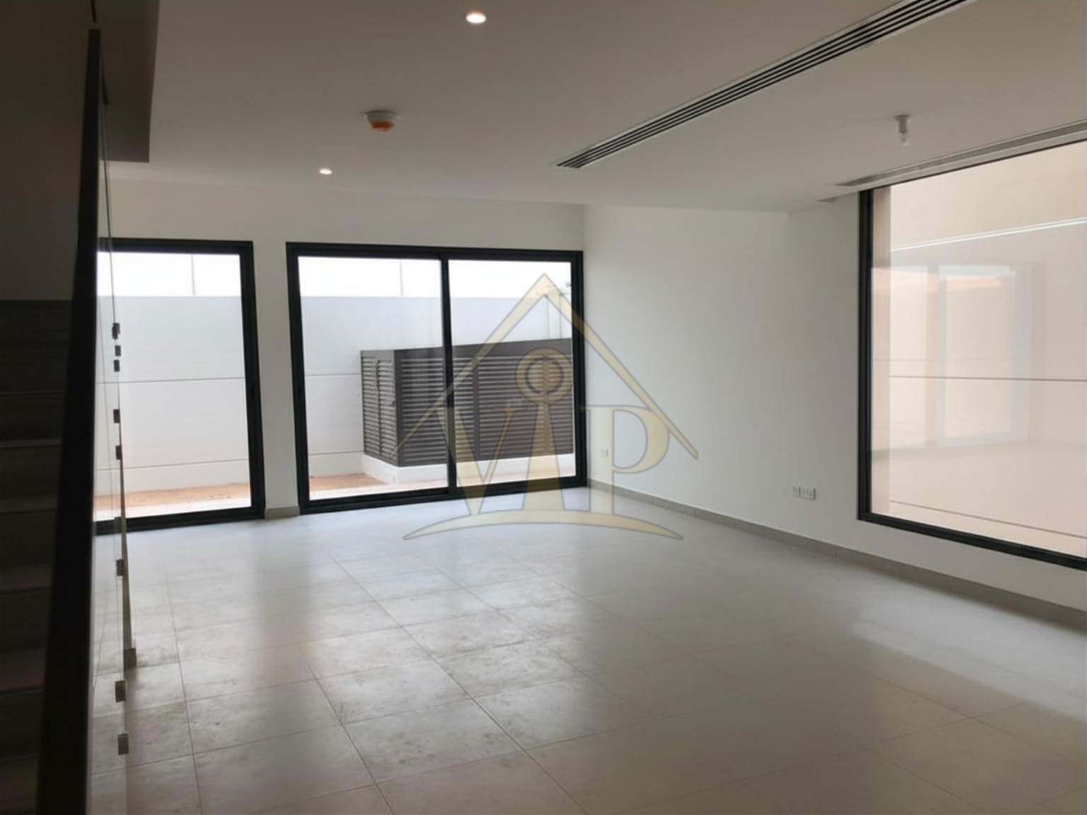 5BR _Faya Bloom Gardens _ Single Row| Middle | Main Roadside | Gated Community | Soon to be Vacant