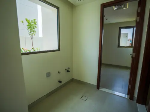 4BR_Jubail Island | Single Row Luxurious Villa with Lush Landscape | Close to Community Entrance | Next to Corner - 16